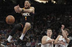 开云体育中国-爵士客场惨败，米切尔孤身难奋战