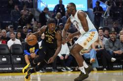 开云官网-热火客场击败马刺，巴特勒27分