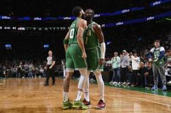 开云体育在线-雄鹿力克凯尔特人，豪取三连胜