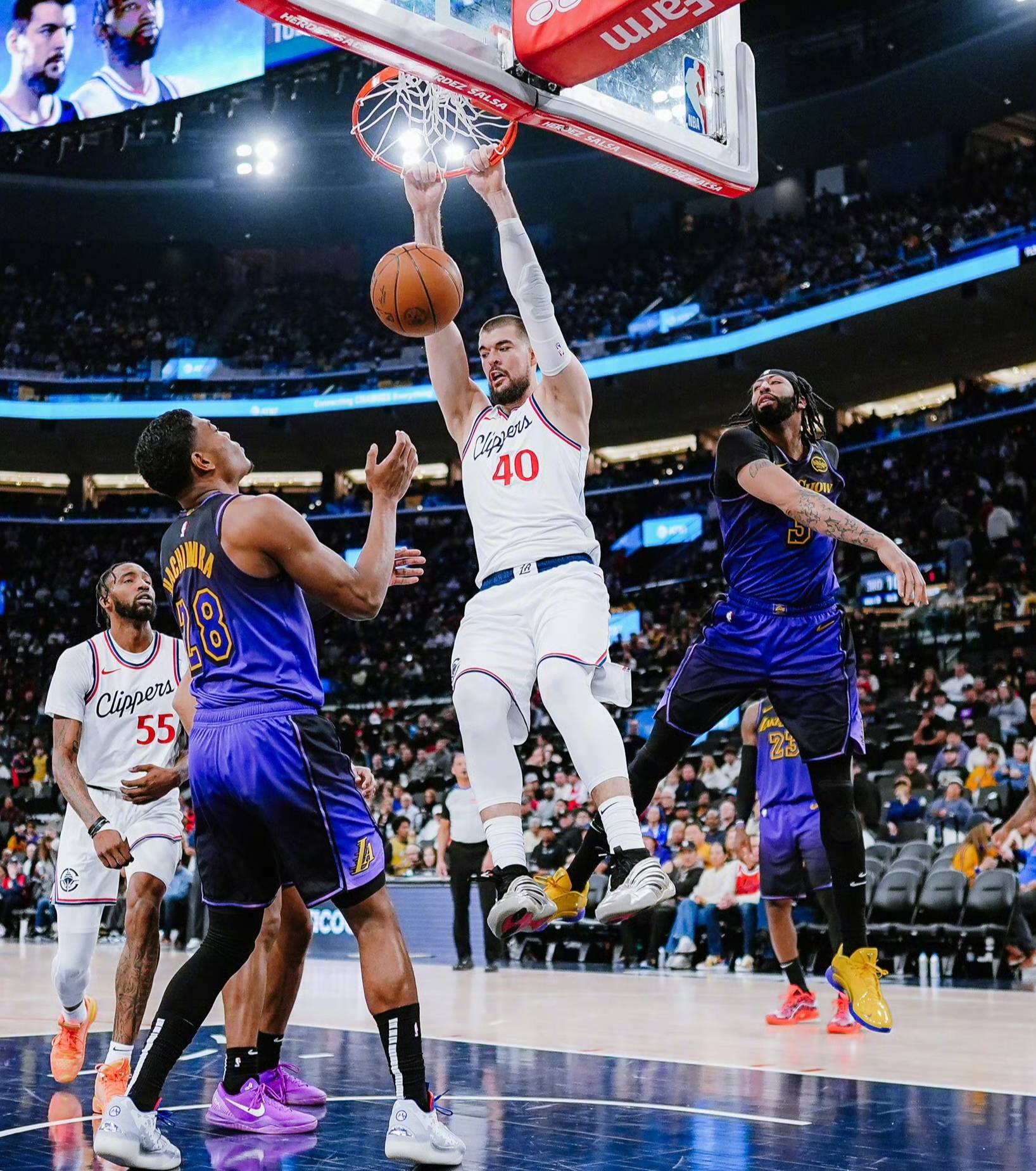 快船大胜凯尔特人,轻松取得连胜 快船大胜凯尔特人,轻松取得连胜