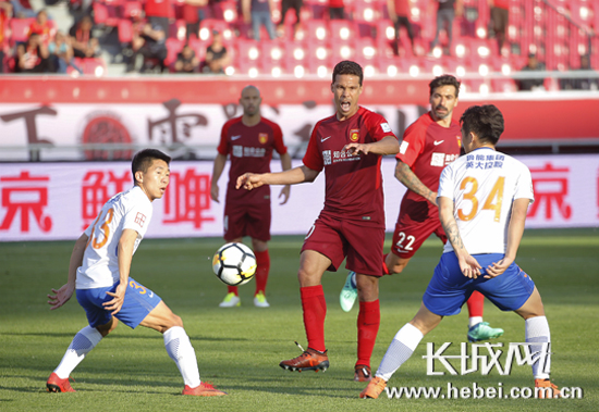 华夏幸福主场击败富力，全取三分稳居中超中游