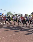 奥克兰运动员冲出围墙，谱写传奇