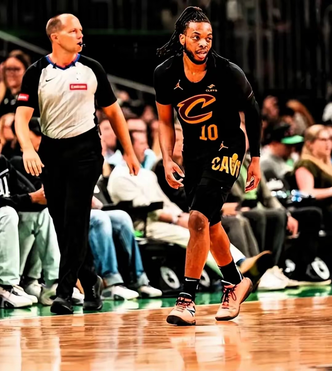 尼克斯大胜骑士结束连败